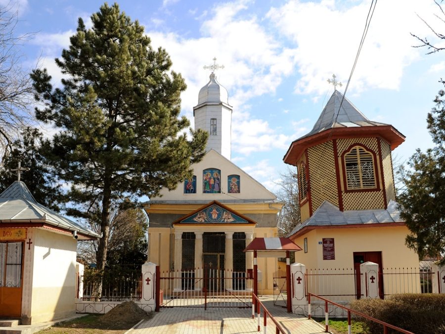 Executarea lucrarilor de restaurare a Bisericii «Sfintii Voievozi» Tandarei